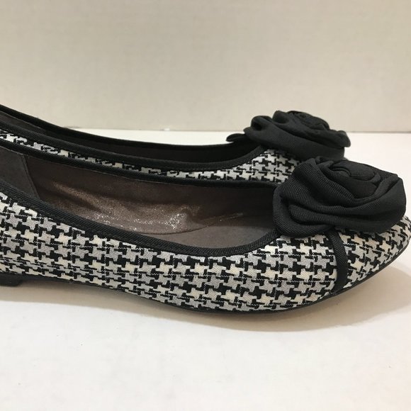 Rose adorned Almond Toe Flat - Picture 7 of 7